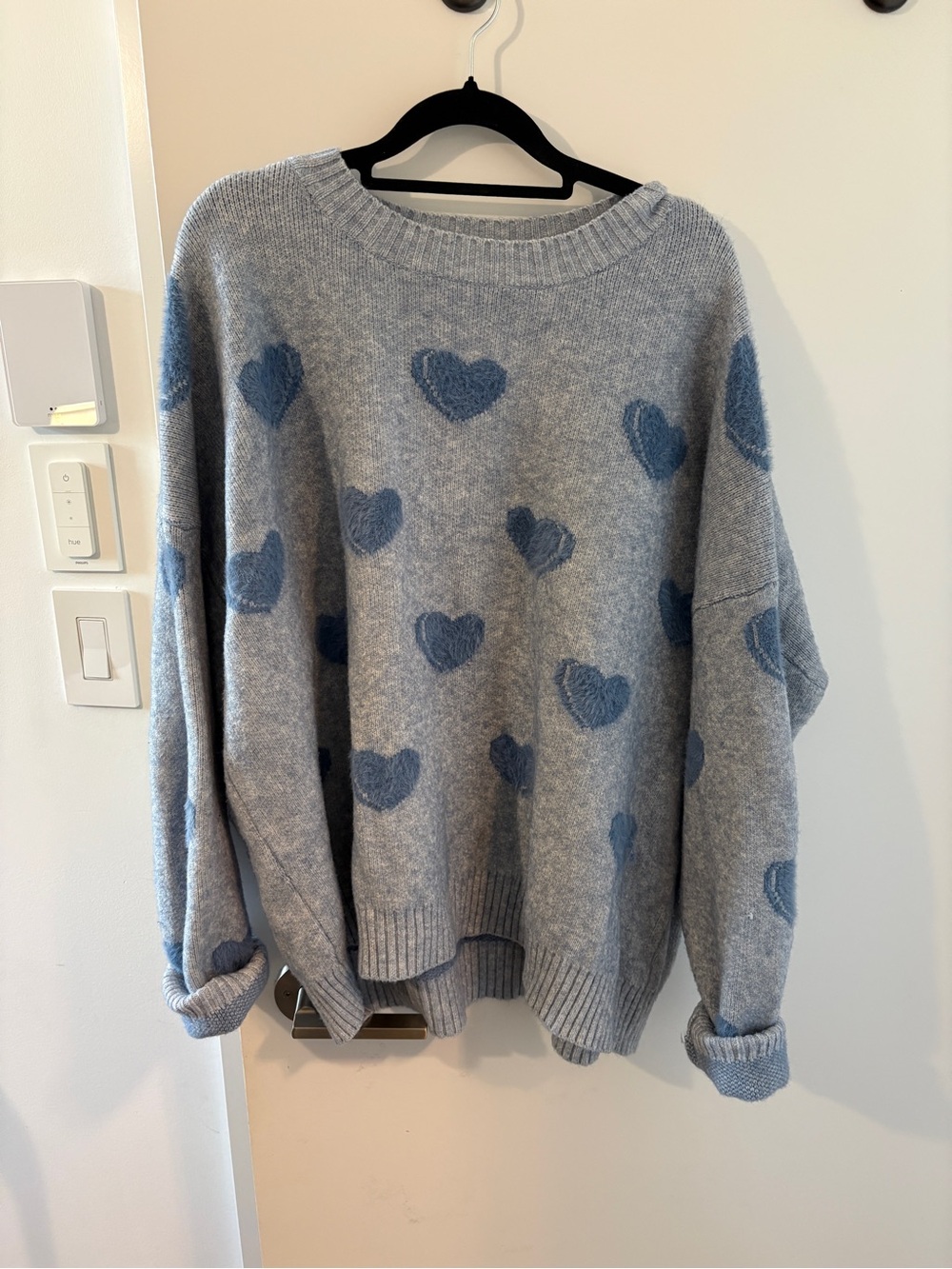 Cozy Heart Pattern Women's Sweater - Blue Hearts
